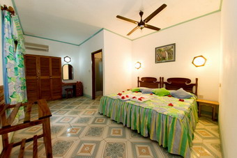 ISLANDERS GUESTHOUSE PRASLIN - Praslin